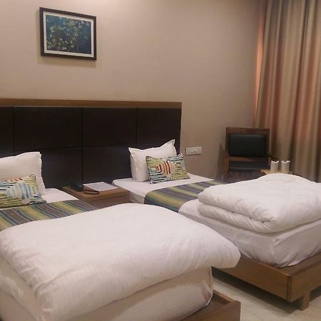 The Premier Hotel Кота Екстер'єр фото