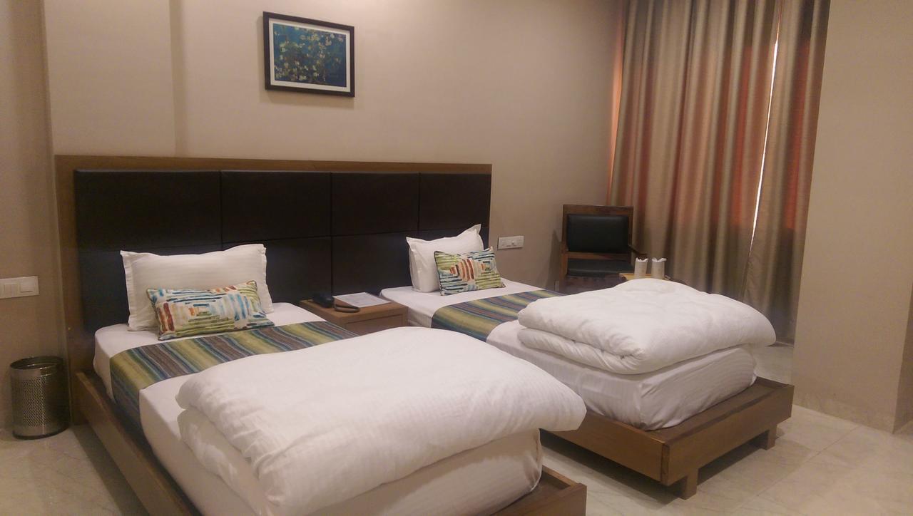 The Premier Hotel Кота Екстер'єр фото