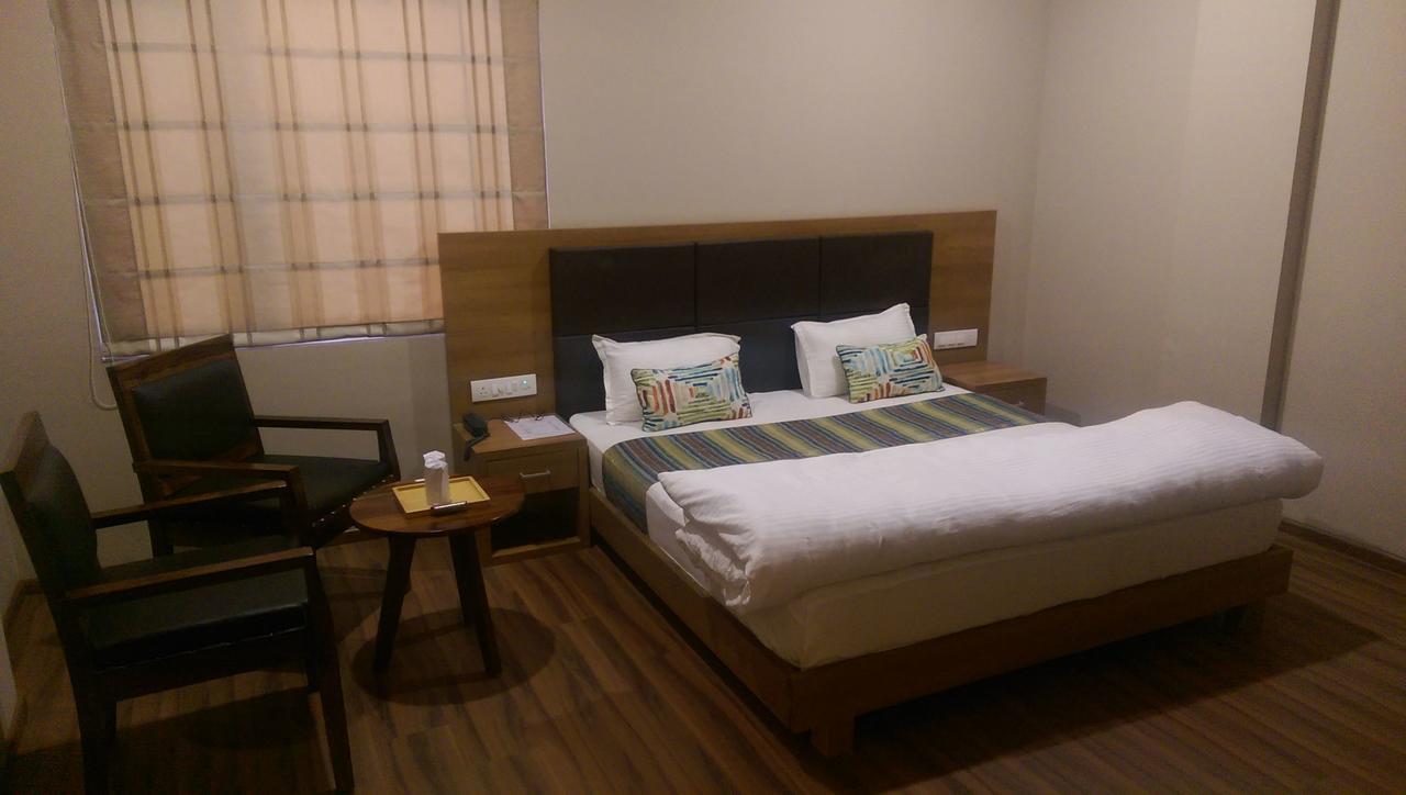 The Premier Hotel Кота Екстер'єр фото