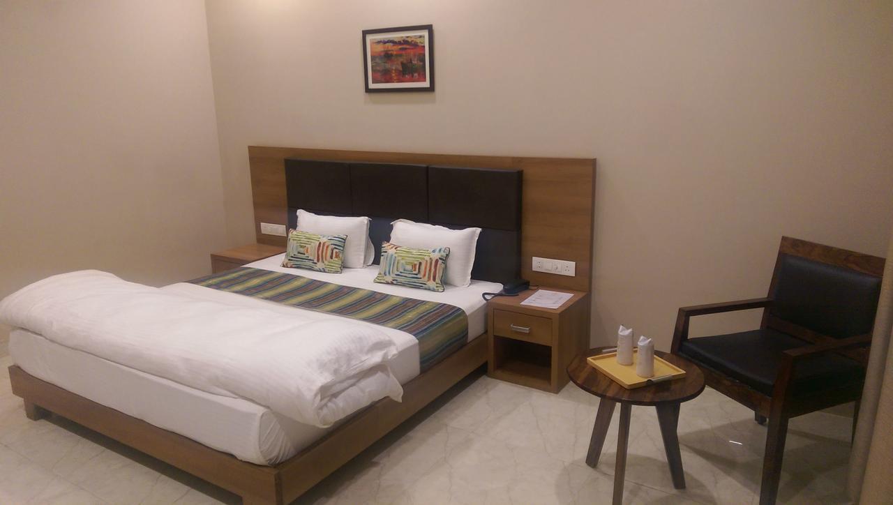 The Premier Hotel Кота Екстер'єр фото